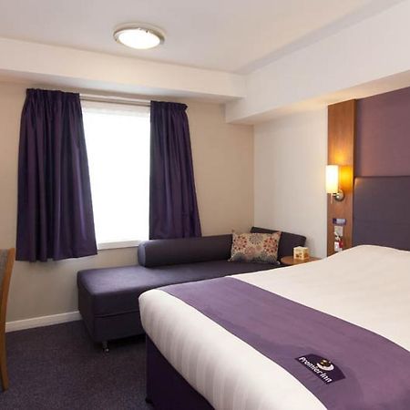 Premier Inn Edinburgh Airport - Newbridge Exteriör bild