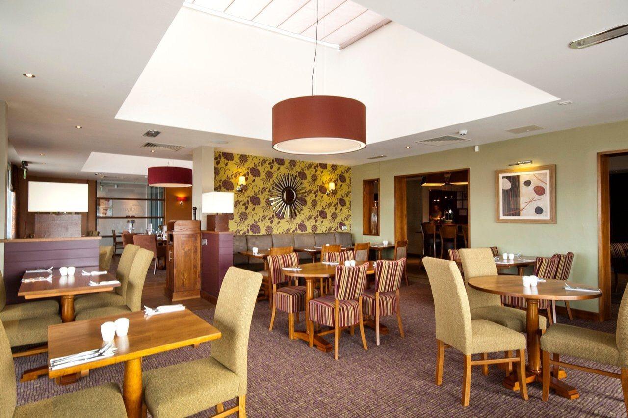 Premier Inn Edinburgh Airport - Newbridge Exteriör bild