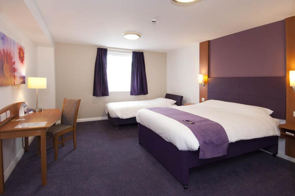 Premier Inn Edinburgh Airport - Newbridge Rum bild