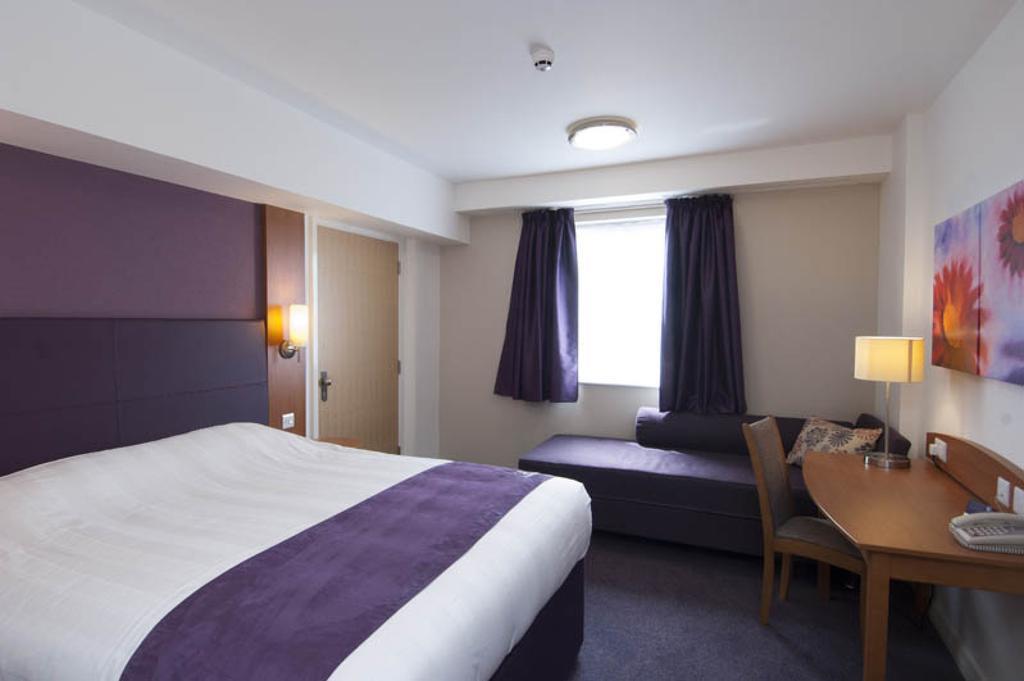 Premier Inn Edinburgh Airport - Newbridge Rum bild