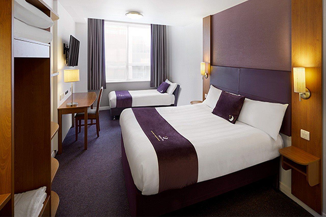 Premier Inn Edinburgh Airport - Newbridge Exteriör bild