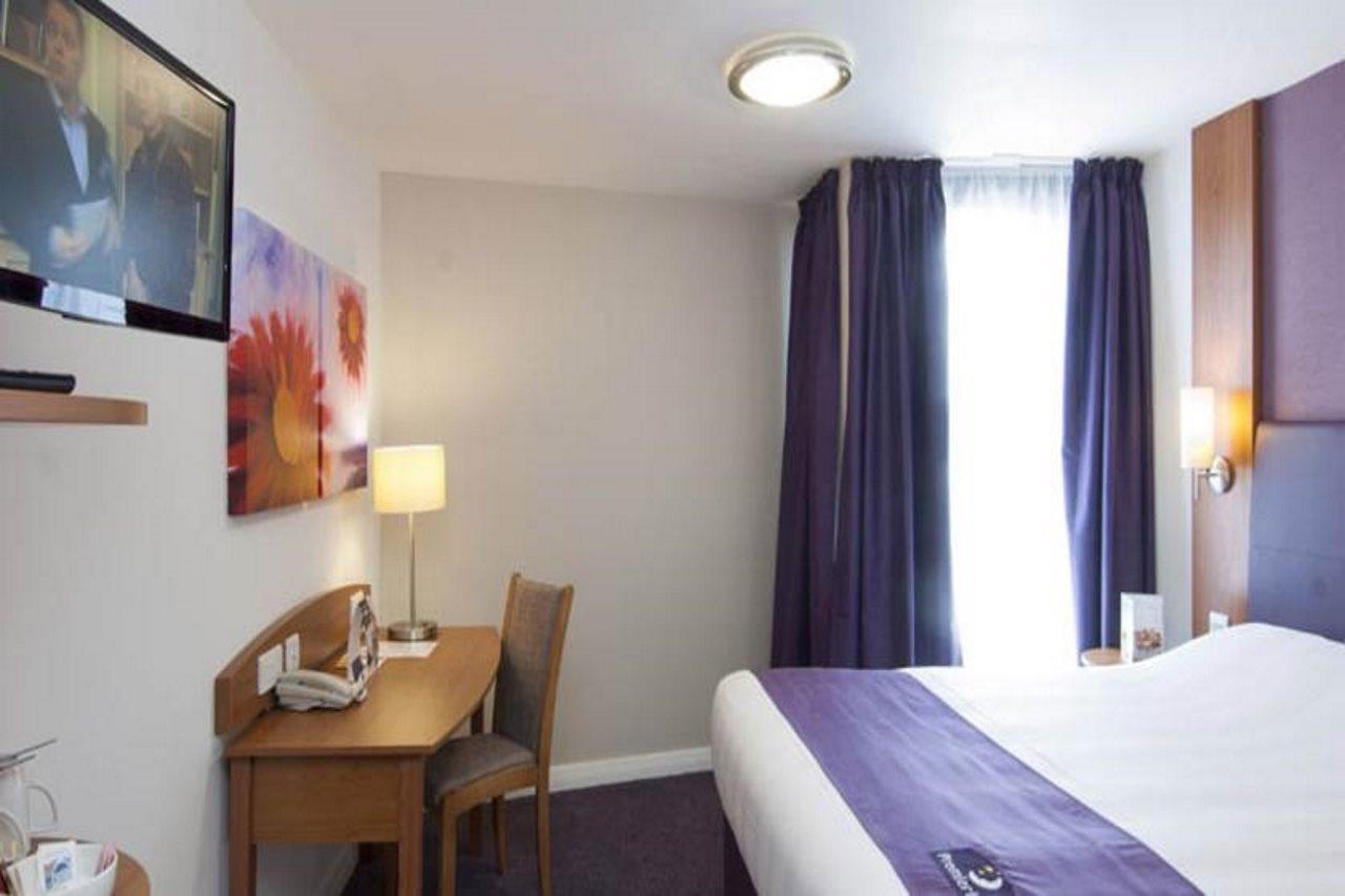Premier Inn Edinburgh Airport - Newbridge Exteriör bild