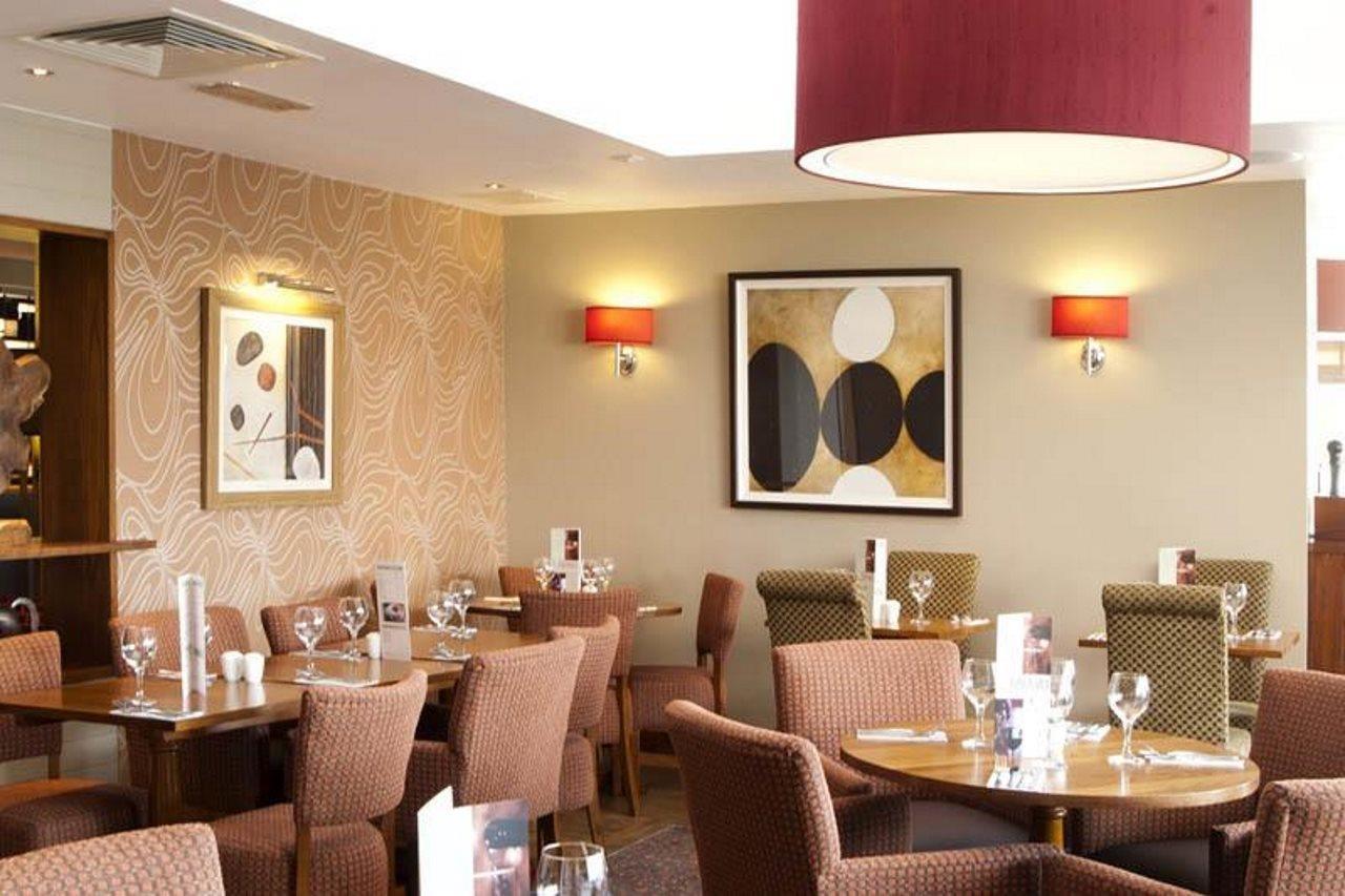 Premier Inn Edinburgh Airport - Newbridge Exteriör bild