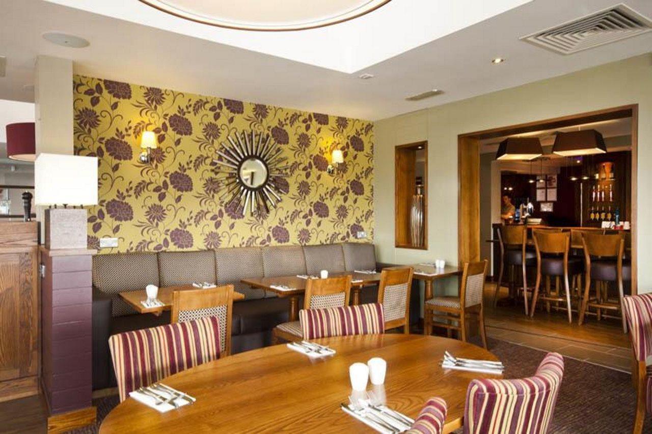 Premier Inn Edinburgh Airport - Newbridge Exteriör bild