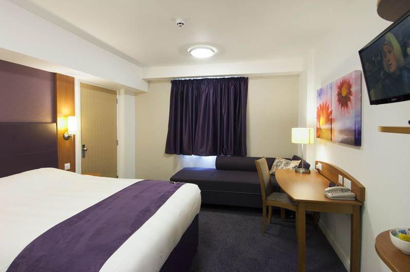 Premier Inn Edinburgh Airport - Newbridge Exteriör bild